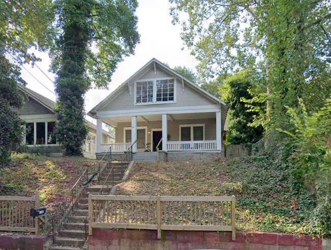 Primary Photo - Comfortable 3-Bed, 2-Bath Home in Quiet At...