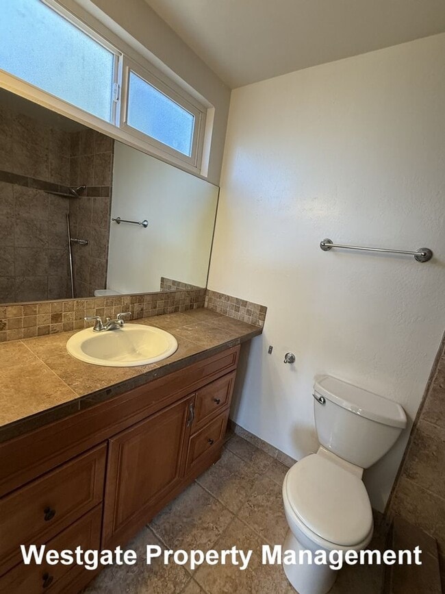 Building Photo - 864 Crinella Dr