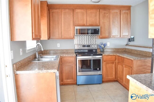 Building Photo - 120 Grey Fawn Trail