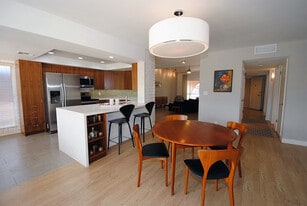 Building Photo - 3703 E Montecito Ave