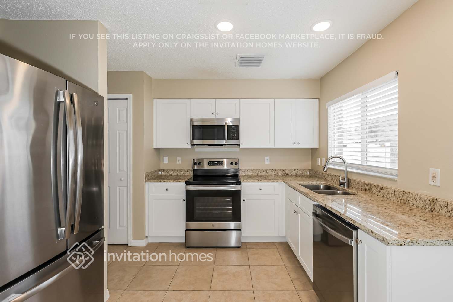 Building Photo - 3022 Summer House Dr