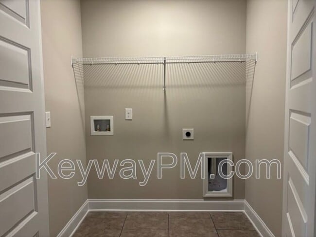 Building Photo - 515 Yuma Ln