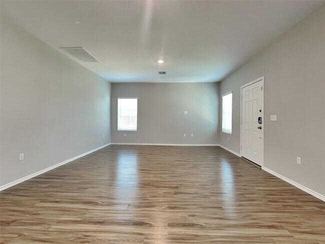 Building Photo - 6024 Rincon St