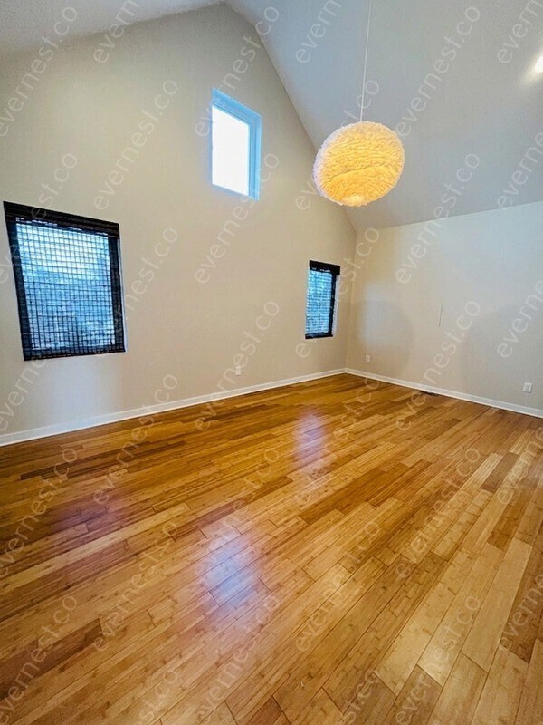 Building Photo - 3-Bed/2.5-Bath Home/Pet Friendly/Available Soon!