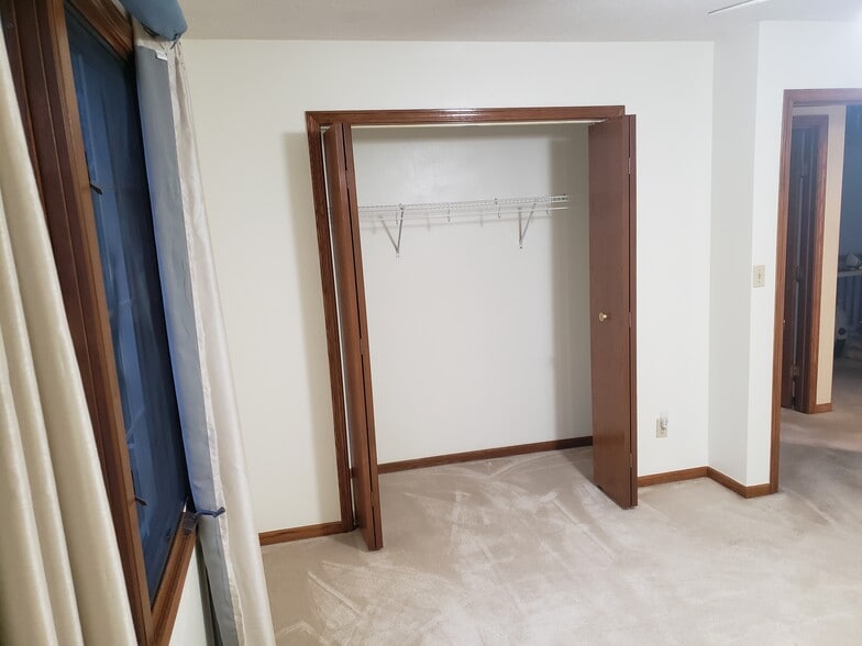 Building Photo - 5260 Silver Dawn Ln