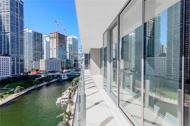 Building Photo - 300 Biscayne Blvd Way