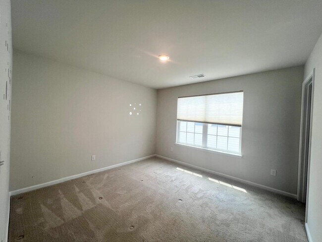 Building Photo - 182 Abersham Dr
