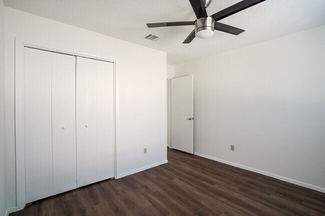 Building Photo - 612 Greenlawn Blvd