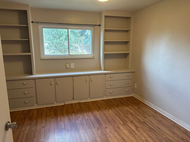 Building Photo - 5 bedroom Ranch home in North Colorado Spr...