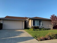 Building Photo - Four bedroom home in Foster City