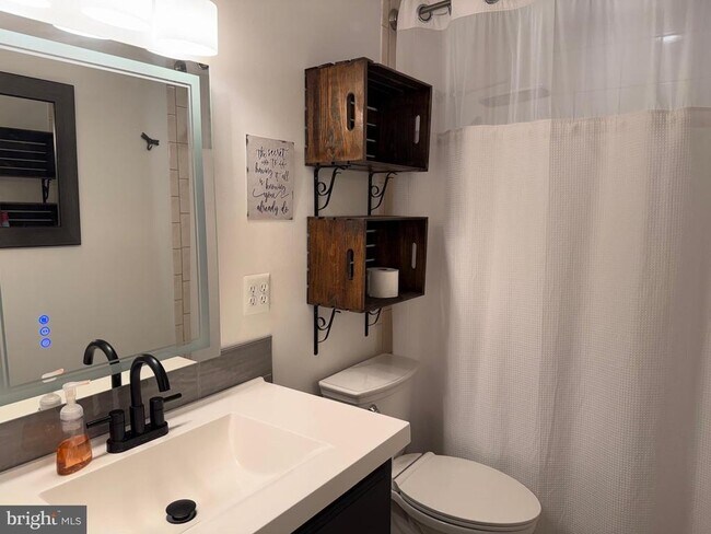 Building Photo - 5079 Macnamara Dr