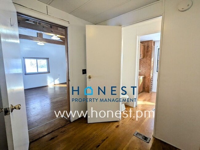 Building Photo - 9 Lexi Ln