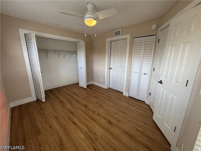 Building Photo - 5327 Summerlin Rd