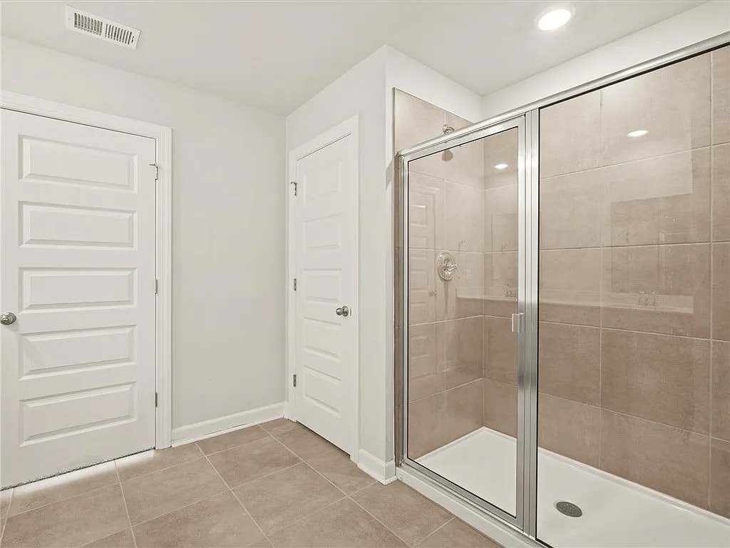 Building Photo - 105 Oval Ct