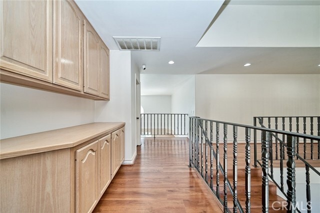 Building Photo - 1089 Village Dr