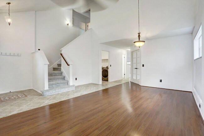 Building Photo - 17007 Hickok Dr