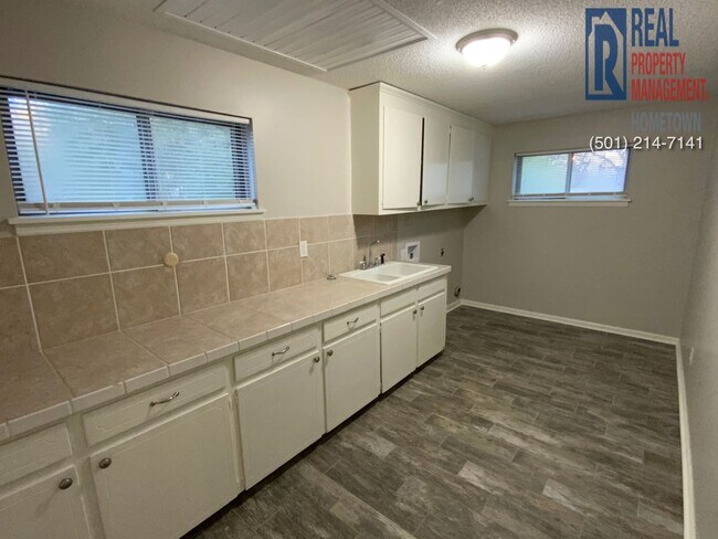 Building Photo - 4820 W 29th-