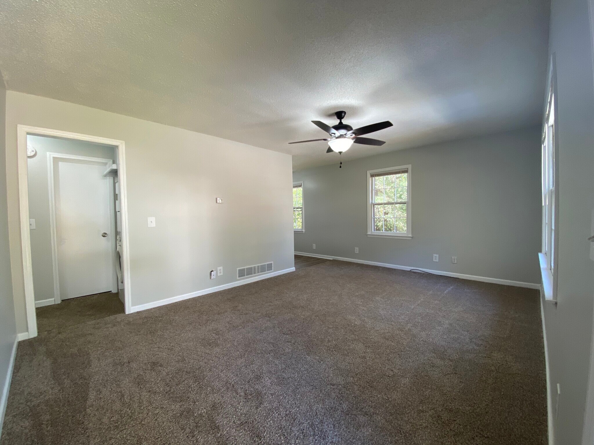 Building Photo - 195 N Etowah Dr