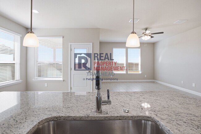 Building Photo - Inviting 4-Bedroom Home with Open Layout in Bella Vista