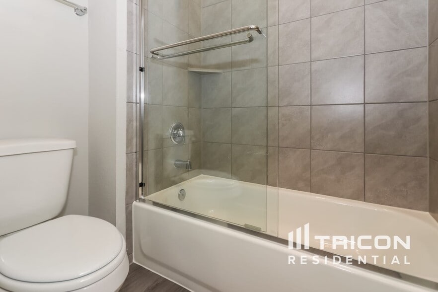 Building Photo - 2331 Cohorn Trl