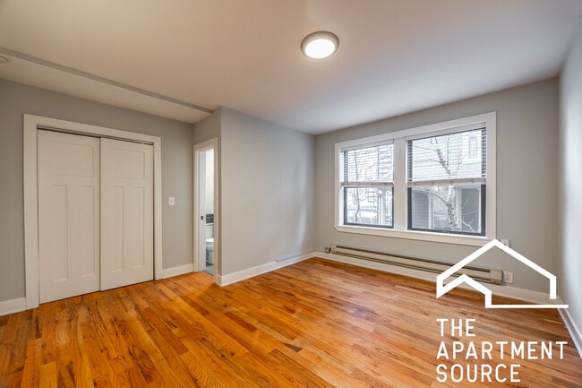 Building Photo - 4546 N Damen Ave