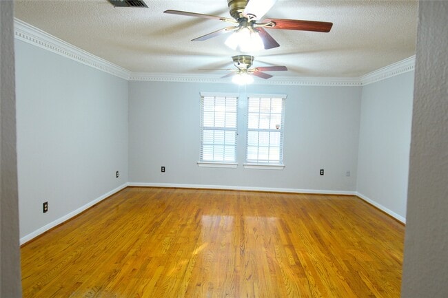 Building Photo - 14830 La Rana Dr