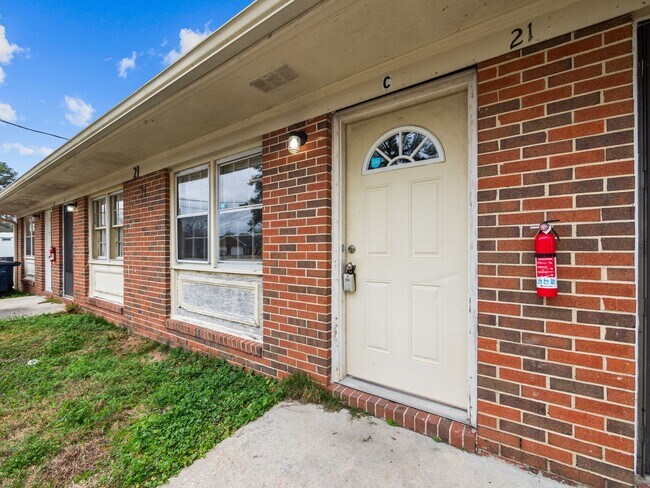 Building Photo - Welcome to Sophia Drive!