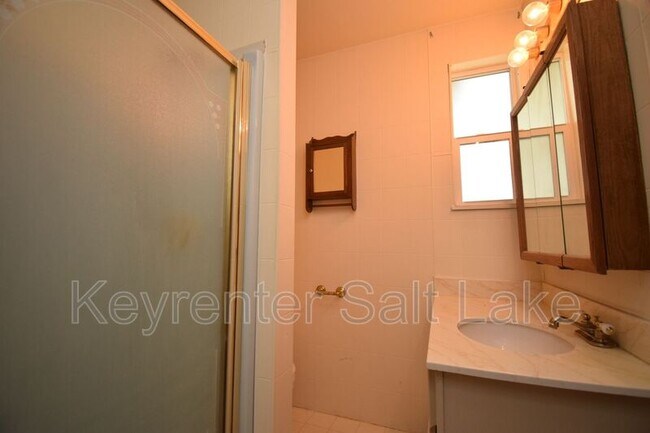 Building Photo - 6054 S 2075 E