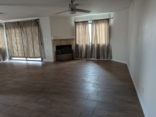 Building Photo - 5038 S Rainbow Blvd