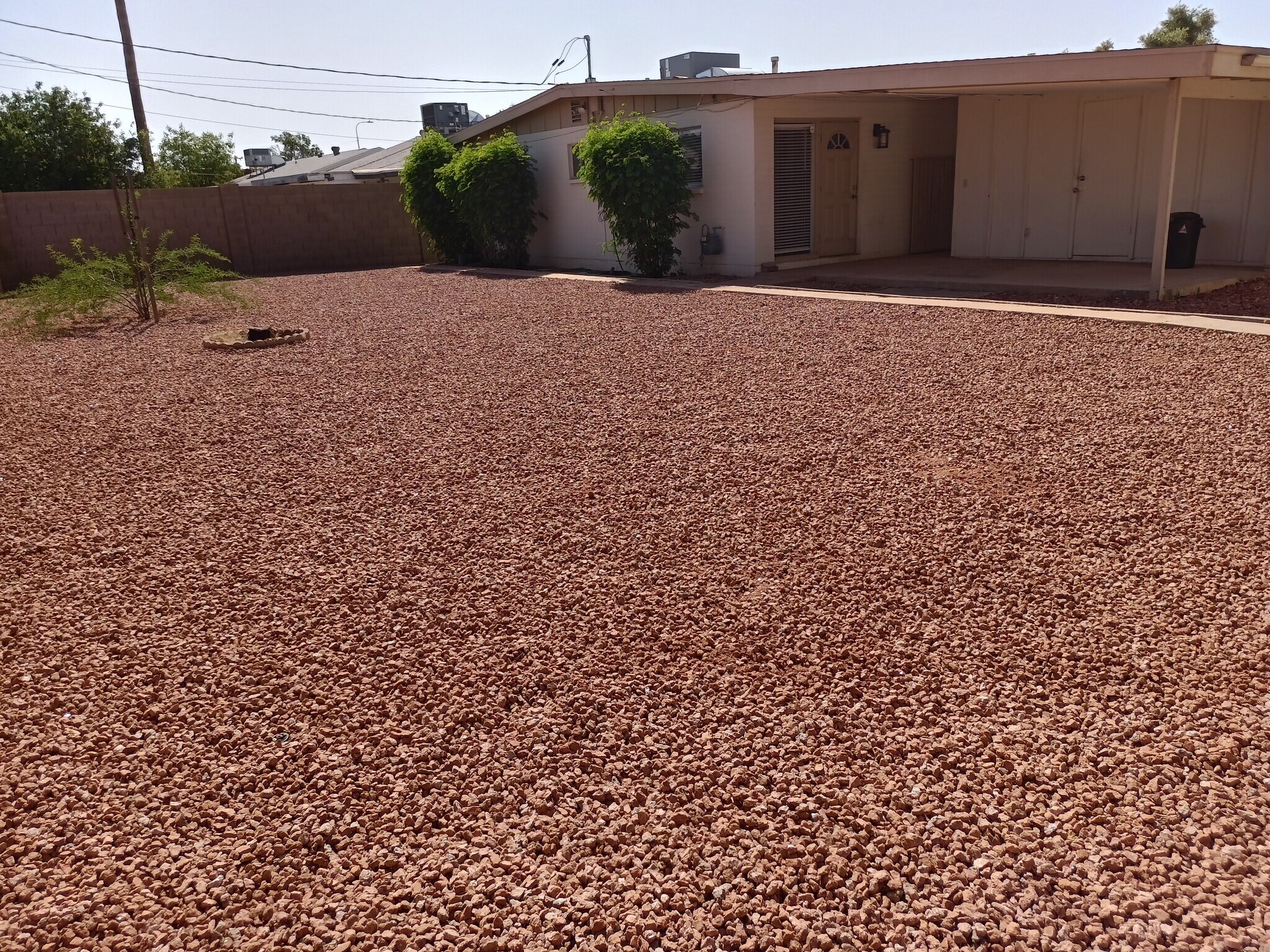 Building Photo - 832 W 16th St