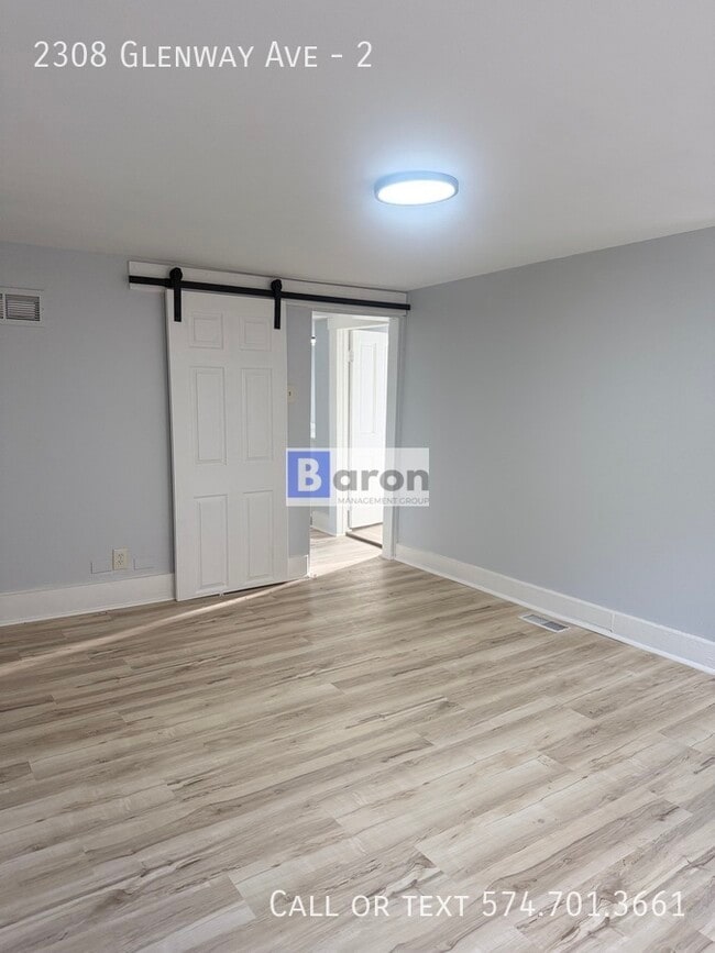 Building Photo - 2308 Glenway Ave