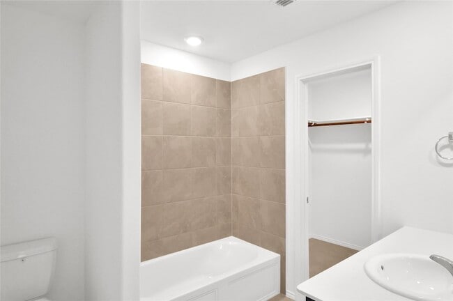 Building Photo - 7608 Bluebell Ln