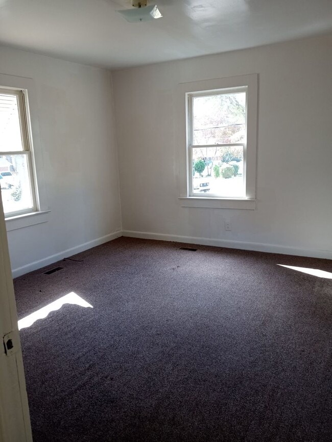 Building Photo - 2/1 in City of Shelby