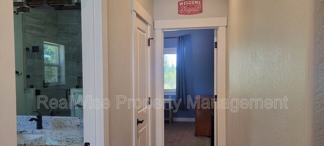 Building Photo - 235 Needlewood Dr