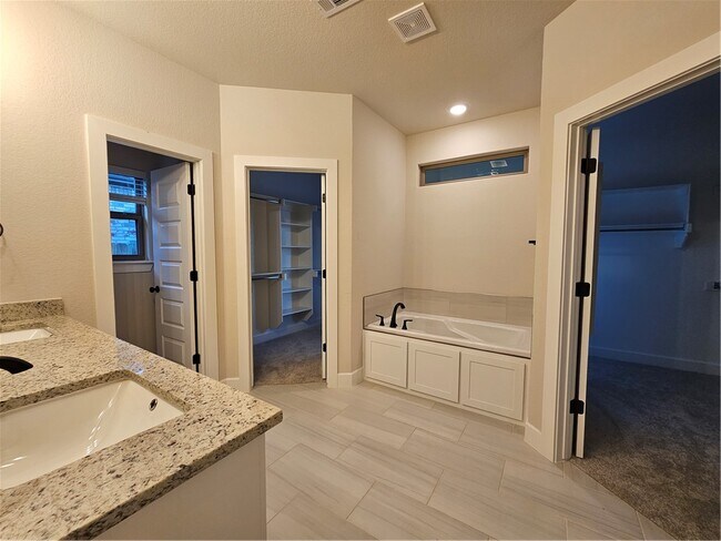 Building Photo - 1450 Sessile Oak Wy