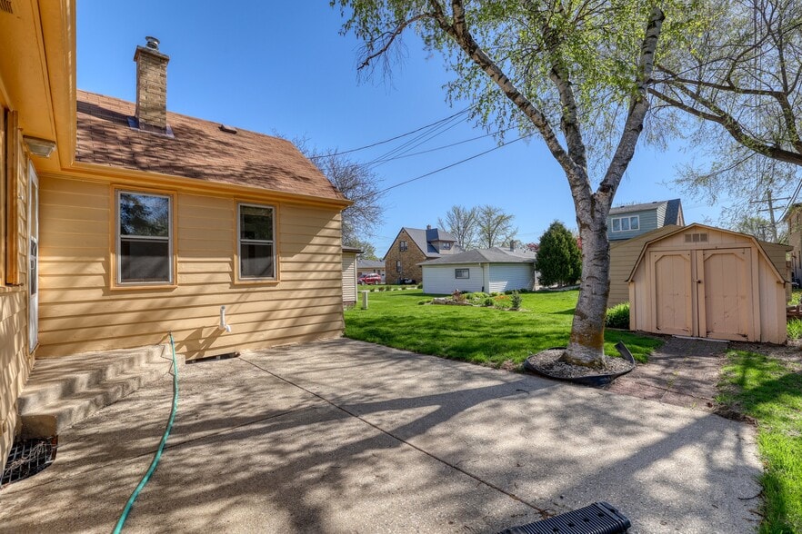 Building Photo - 4834 N 106th St