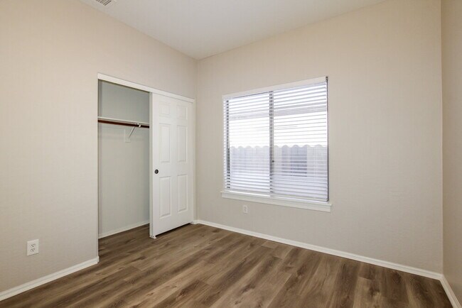 Building Photo - 17356 W Navajo St