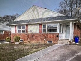 Building Photo - 2412 Dickinson Ave