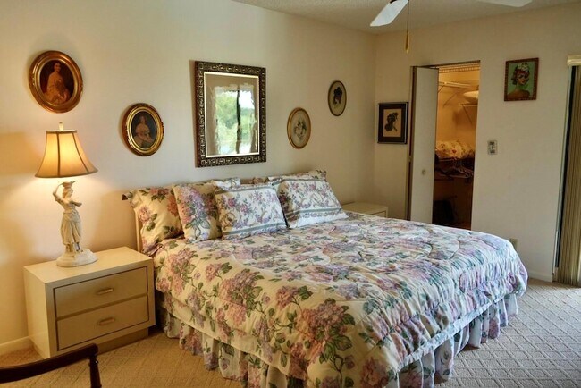 Building Photo - 3154 Via Poinciana