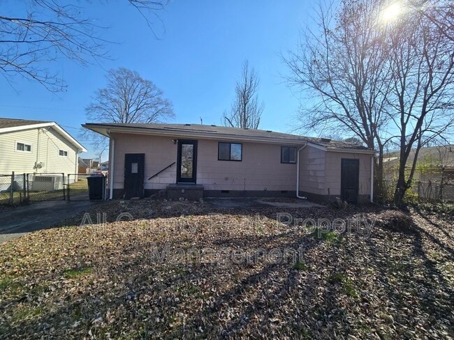 Building Photo - 1605 S Mack Smith Rd