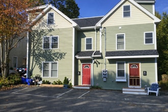 Building Photo - Beautiful Condo In Beverly MA!