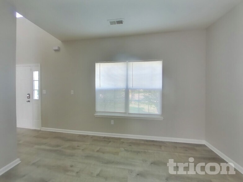 Building Photo - 176 Heartwood Hill