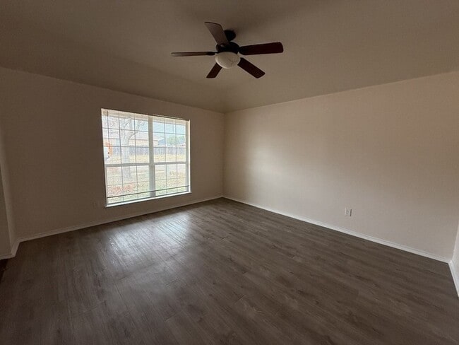 Building Photo - 2224 Hummingbird Way