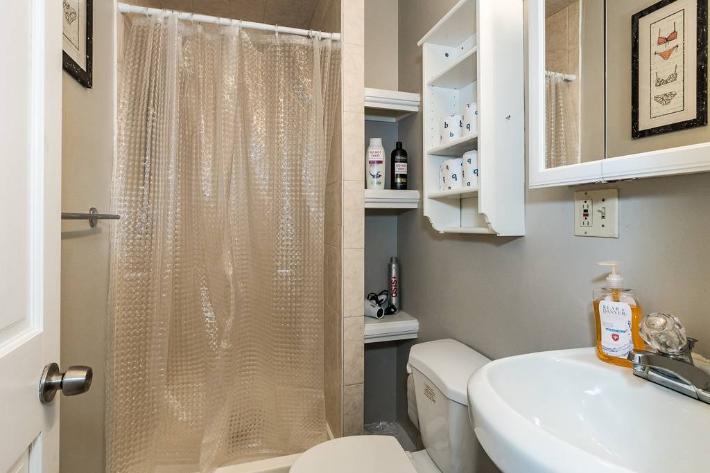 Building Photo - 44 Grove St