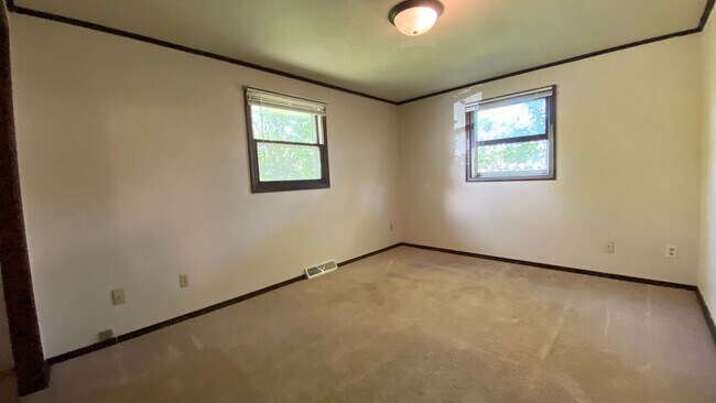 Building Photo - 611 Greene Ave