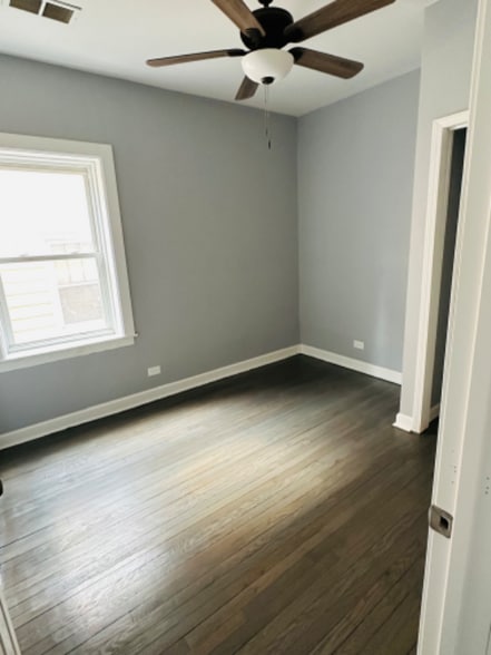 Building Photo - 8841 S Muskegon Ave