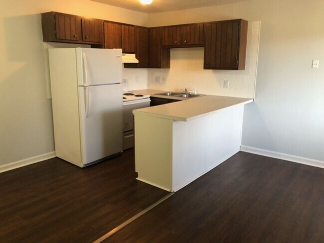 Building Photo - Remarkable Value. Unbeatable Location