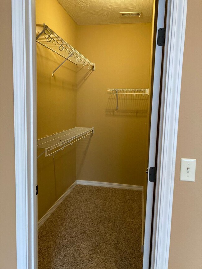 Building Photo - COMING SOON: Beautiful 3 bed/2 bath home l...
