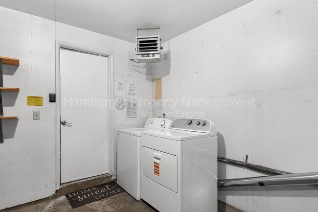Building Photo - 3816 S Bowdish Rd