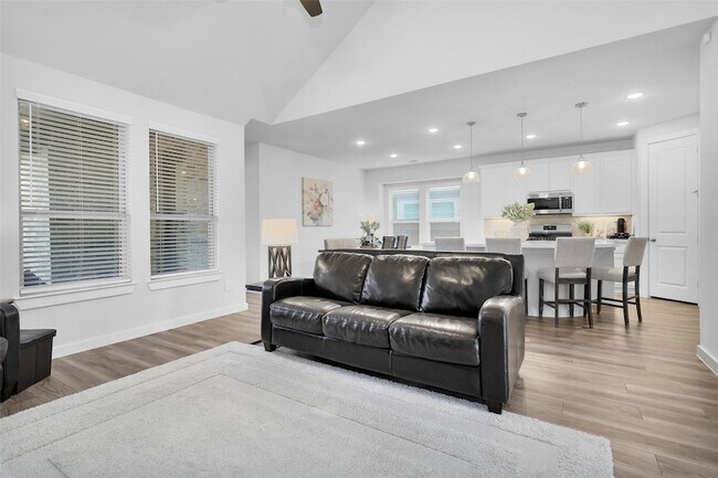 Building Photo - 440 Flowering Lotus Ct